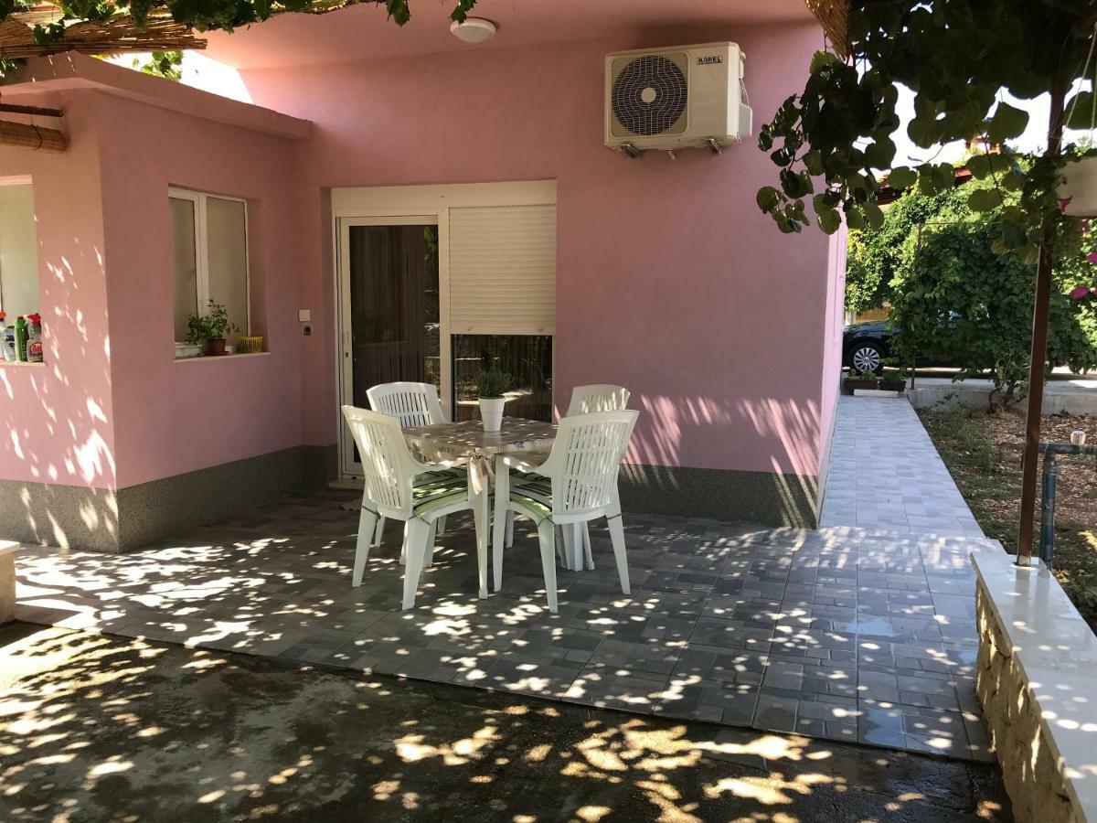 Apartman Mirjana With Terrace And Free Parking Donji Okrug  Zewnętrze zdjęcie