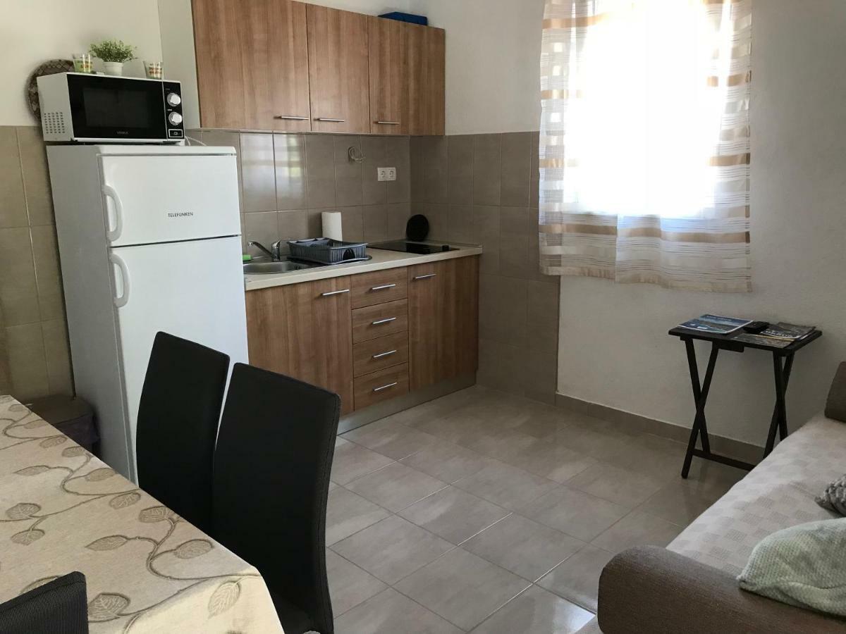 Apartman Mirjana With Terrace And Free Parking Donji Okrug  Zewnętrze zdjęcie