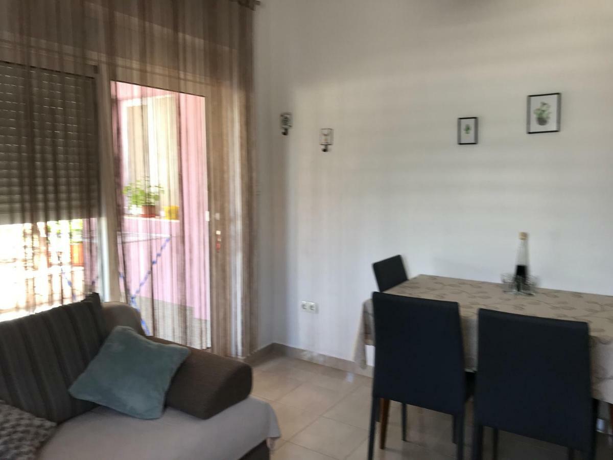 Apartman Mirjana With Terrace And Free Parking Donji Okrug  Zewnętrze zdjęcie
